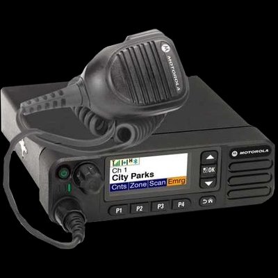 Motorola DM4601E VHF LP WIFI/BT/GNSS CD MBAR304NE (Compact Microphone, Power Cable and Trunnion) Цифрова автомобільна радіостанція 99-00017187 фото
